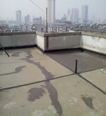 德保漏水维修 楼顶漏水是什么原因，楼顶漏水维修方法是什么?